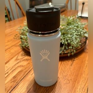 Hydro Flask Sky Blue Bottle with Black Lid